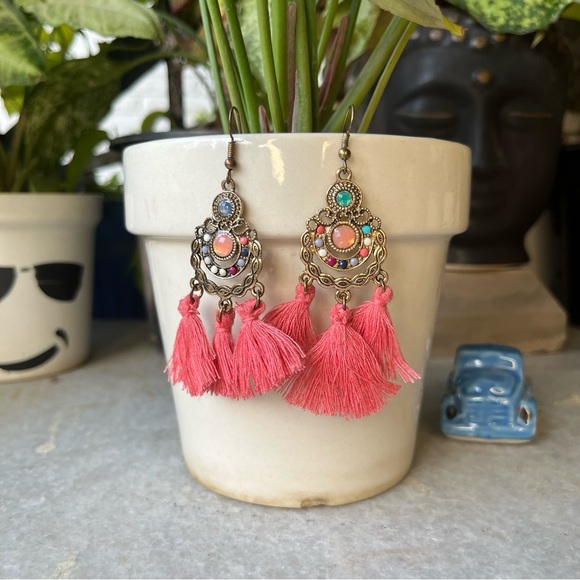 SOLD ❌ NWOT Multicolour Boho Tassel Earrings - Picture 5 of 7